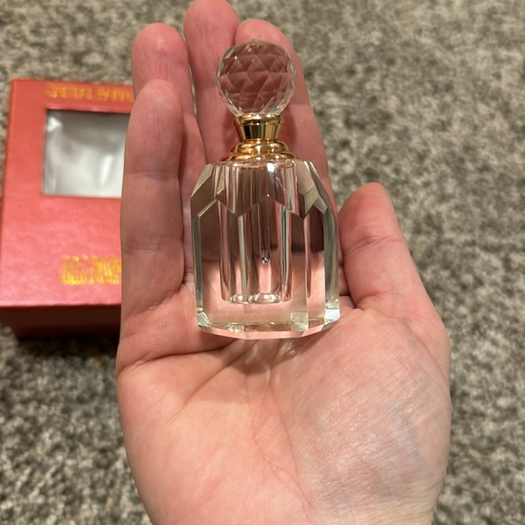 Oleg Cassini Cristal Parfum Bottle New in box! - Picture 4 of 4